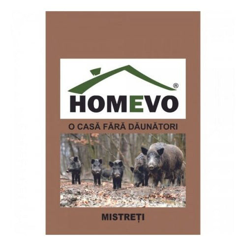 Упаковка натурального средства от диких кабанов HOMEVO, фото семьи кабанов в лесу